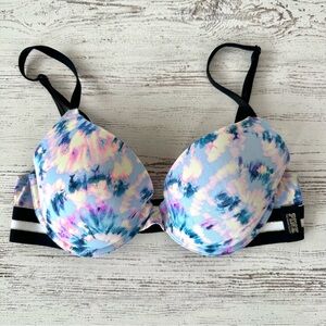 PINK VICTORIA’S SECRET Wear Everywhere T-Shirt Lightly Lined Tie Dye Bra 32C